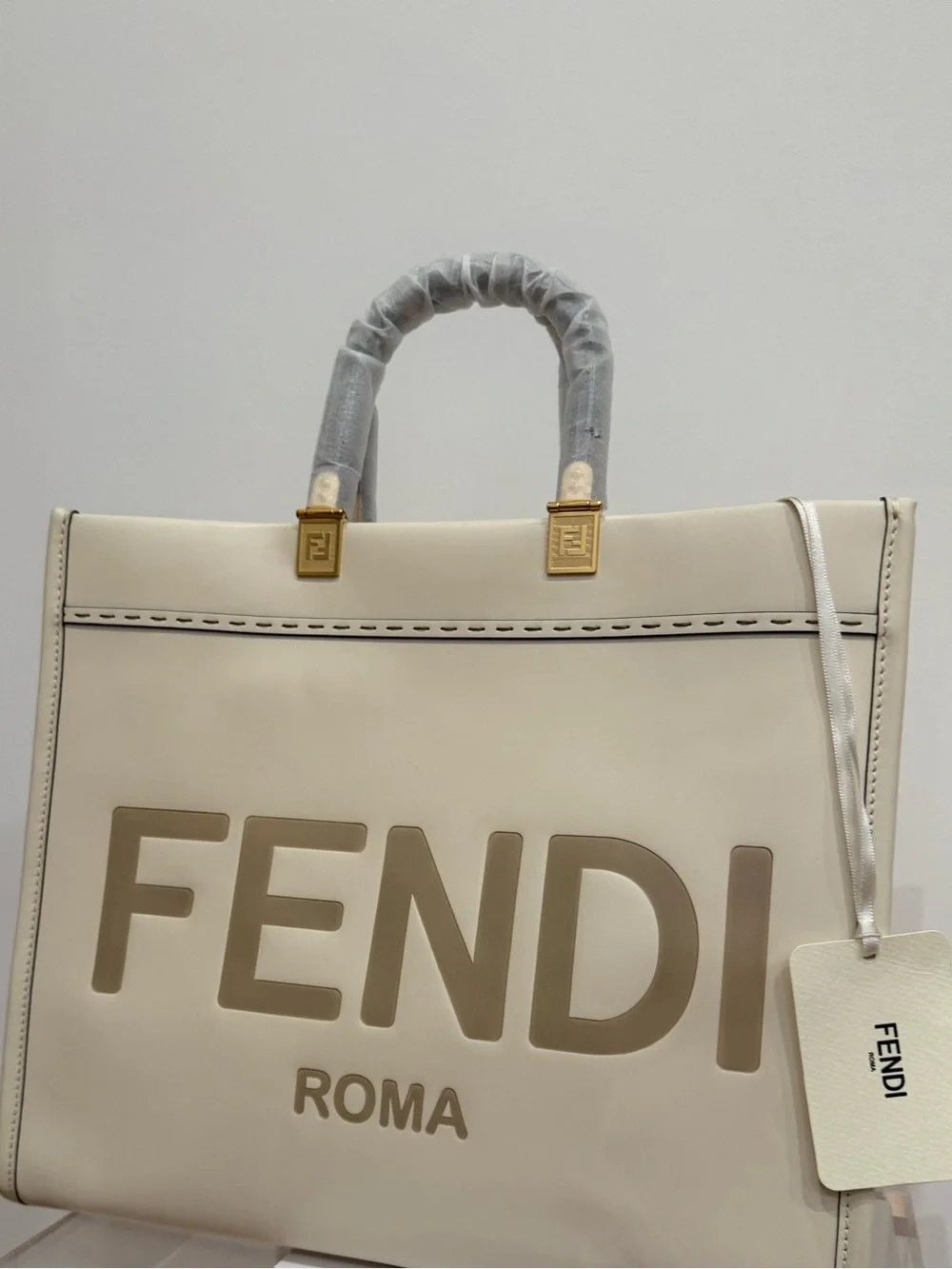 NWT Fendi Sunshine Roma Shopper Leather Tote w Tortoiseshell Handles Gold White - Picture 3 of 7